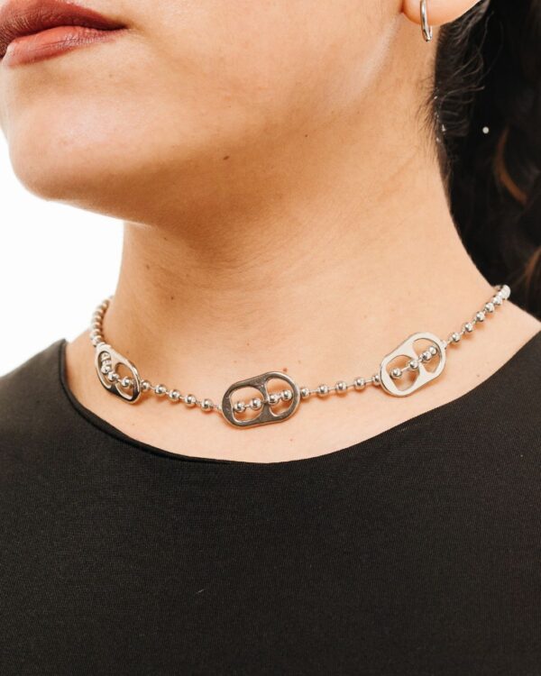 ACCESORIO COLLAR CADENA DE ACERO QUIRURGICO-CADENA BOLITAS-LÁMINA-NIEBLA NEGRA